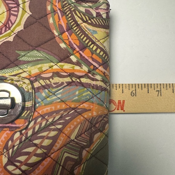 Vera Bradley Turn Lock Wallet Heirloom Paisley - Retired Pattern RFID - Picture 9 of 11